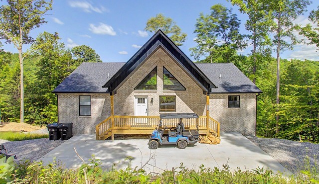 Luxury 6-Bedrm Mountain Lake Retreat with dock slip, Sleeps 18|MEMORIAL DAY OPEN