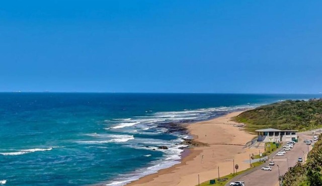 Luxury 6 sleeper: nature’s symphony of ocean, beach, 180degrees views & dolphins