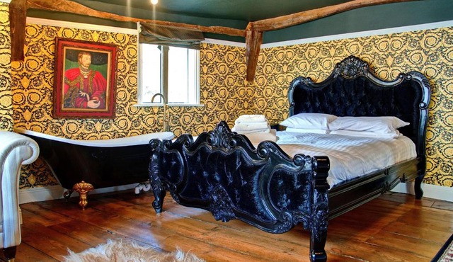Luxury 9 Bed Manor House Hot Tub Cinema Room SkyTV