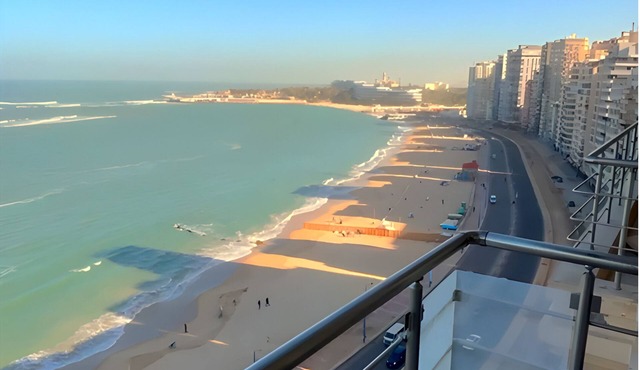 Luxury apartment directly to the sea