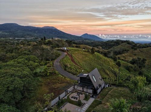 Luxury AFrame with Private Jacuzzi Poás Volcano