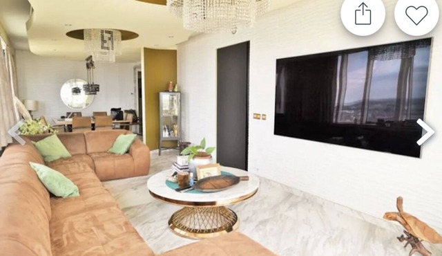 Luxury and beautiful apartment with unique skyview