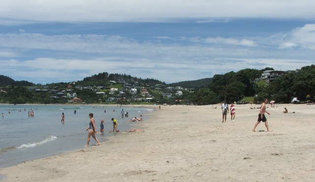 Luxury Apartment at Lang's Beach Scenic Resort with a full range of amenities.