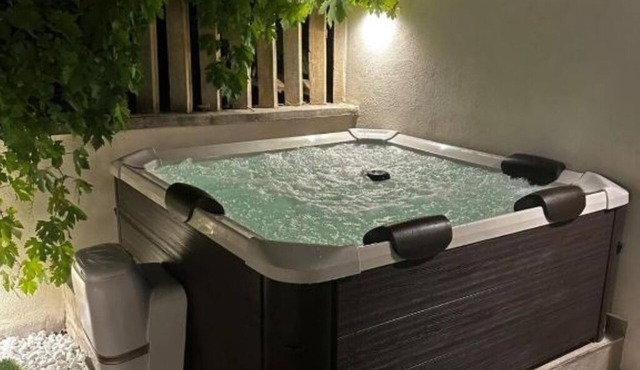 Luxury Apartment Collection Sea Suite - Private Jacuzzi