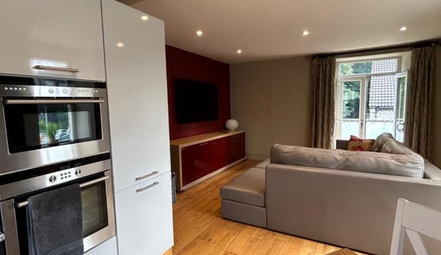 Luxury Apartment - Great Location