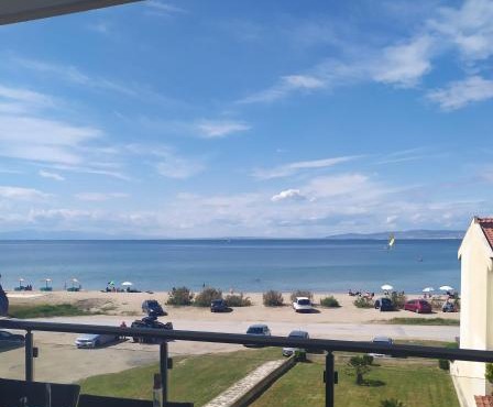 Luxury apartment in front of the Sea in Agia Triada