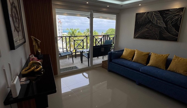 Luxury apartment with ocean views in San Andrés with AC, WiFi.