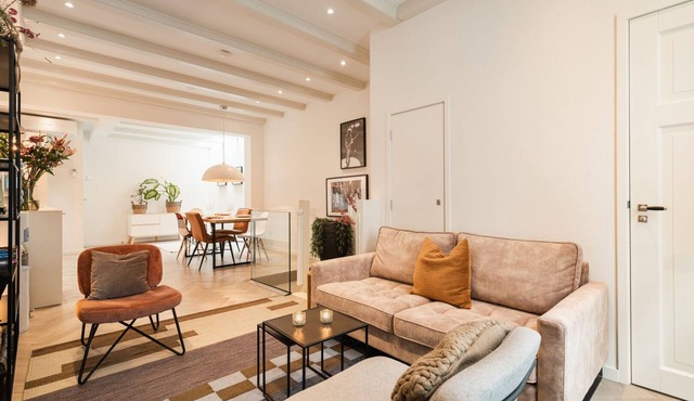 Luxury Apartment with spacious living room