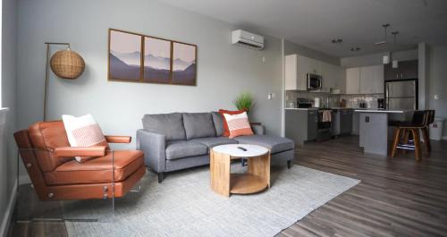 Luxury Apartment with Gym, Steps From Commuter Rail #3013