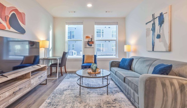 Luxury Apt with Rooftop Terrace and Pool