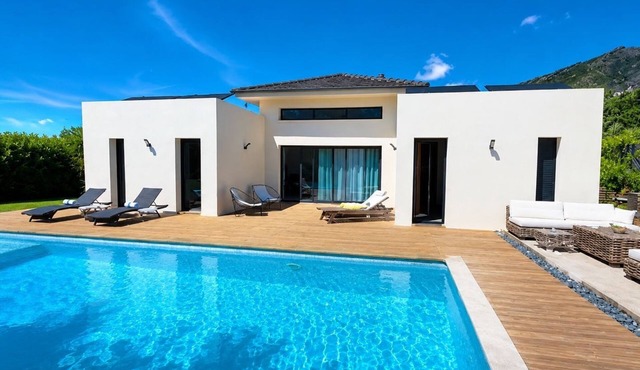 Luxury architect villa, car and boat 5km from St Florent