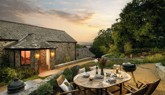 Luxury barn conversion deep in unspoilt countryside, EV charger, Bude 8 miles