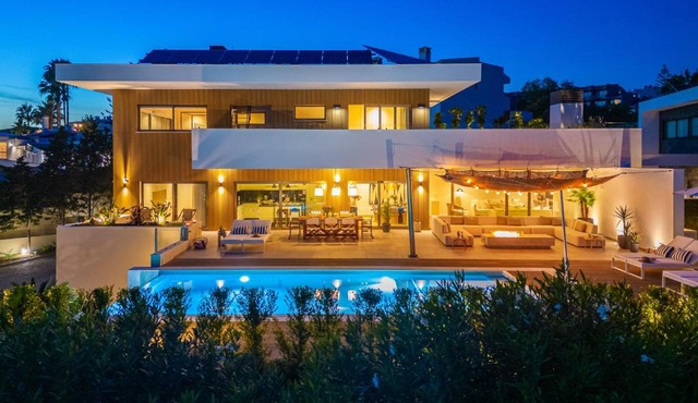 Luxury Beach Villa - Casa do Forte- Infinity Pool sea view- Beach walking distance by DreamvillasAlbufeira