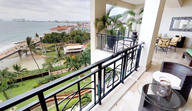 Luxury Beachfront Condo! 3BD Condo for rent in Los Muertos Beach, Puerto vallart