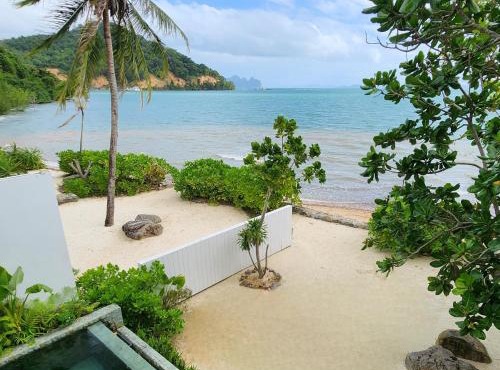 Luxury Beachfront AMANA Villa 4 Br at Ta-Ke Residence A