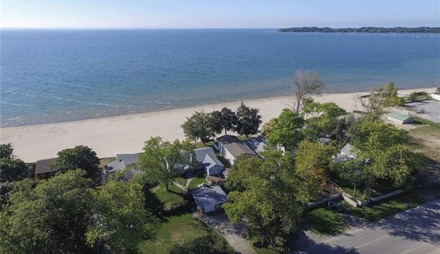 Luxury Beachfront Vacation Home in Crystal Beach!
