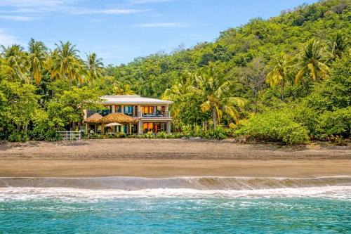 Luxury Beachfront Estate w Private Chef, Full StaffConcierge Resort Amenities