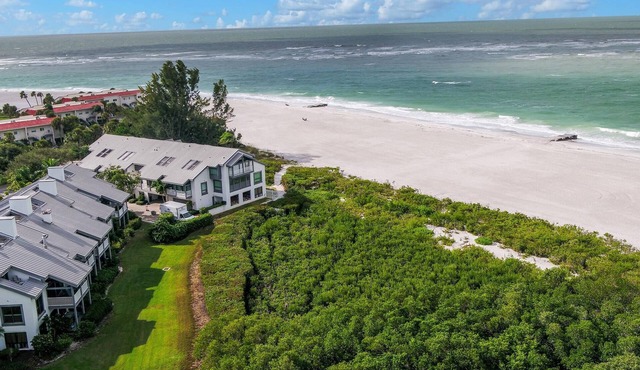 Luxury beachfront Longboat Key getaway with indoor pool - SeaDuced