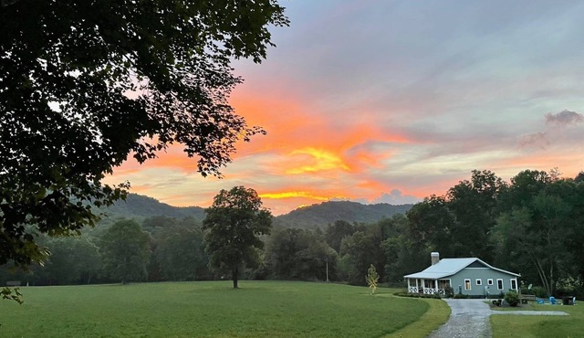 Luxury Bluebird Cottages at Living Water