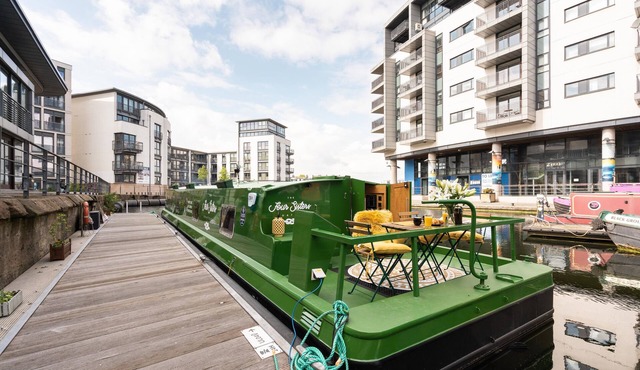 Luxury Boat, Floating Barge Accommodation