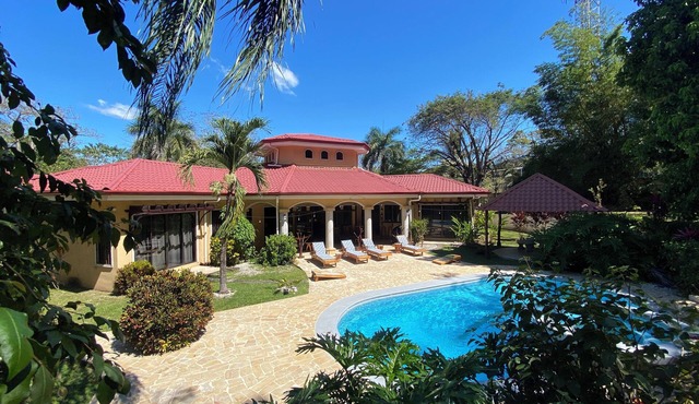Luxury by the Beach - Great for Families or Multiple Couples