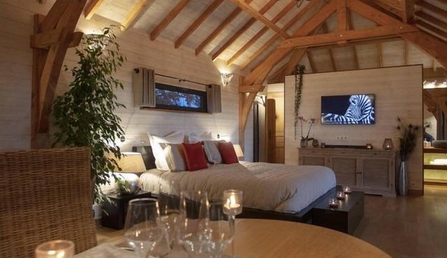Luxury Cabane with Jacuzzi and Private Sauna