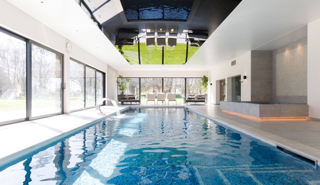 Luxury Cedar Lodge & Pool House