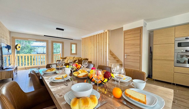 Luxury chalet in Vars, comfort for 8 guests, private parking