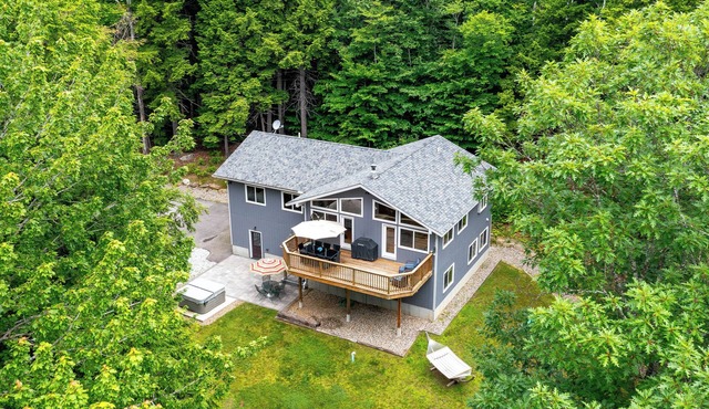 Luxury chalet nr Attitash w/fireplace-3 br;2+ba