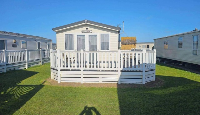 Luxury Chichester caravan Seaside Retreat
