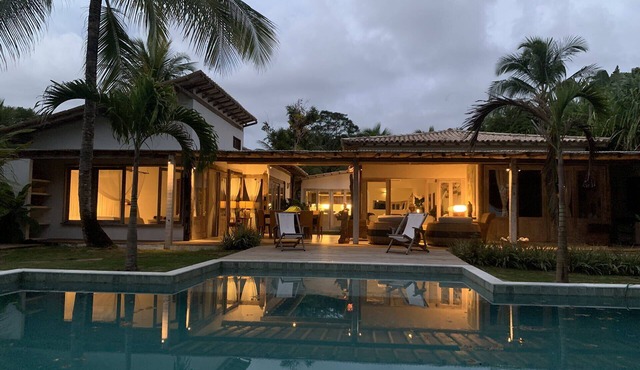Luxury Cliffside Villa with Infinity Pool and Sea BAH073