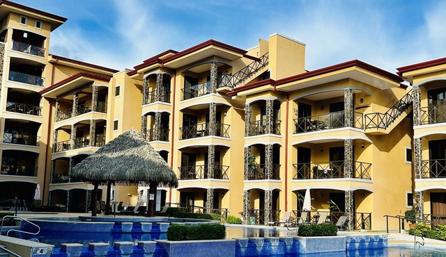 Luxury Condo Beachfront Playa Jacó, 3 Beds, 2 Bath, AC, Infinity Pools & Balcony