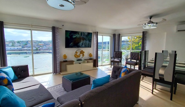 Luxury Condo Zona Colonial Beautiful water View+Pool+Gym+Sauna