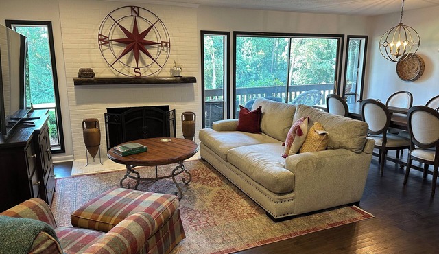 Luxury Condo - Golf Course Views from every window!