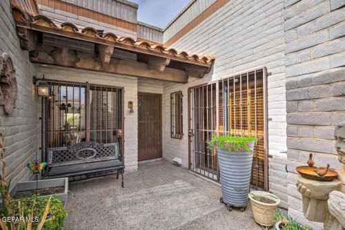 LUXURY CONDO GREAT VIEWS NEAR SHOPPING FOOD EASY ACCESS I-10 w
