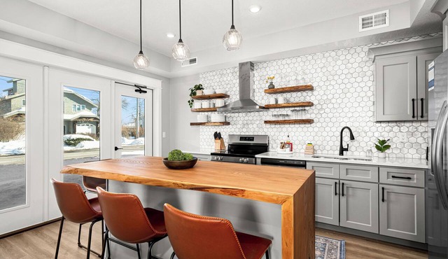 Luxury Condo w/Beach Access | Dragestil 715-1