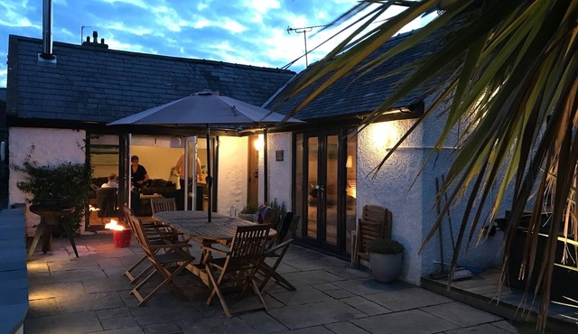 Luxury Cottage With Stunning Garden, Sauna And Hot Tub in Morfa Nefyn