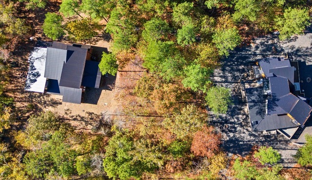 Luxury Creekside Retreat for Large Groups