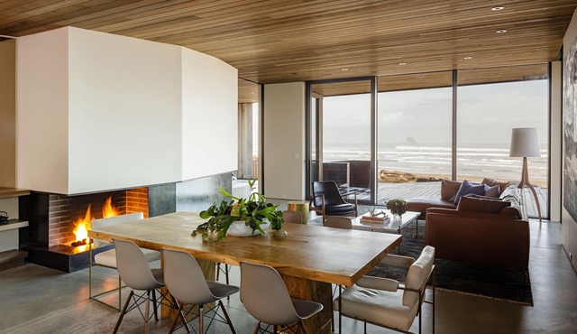 Luxury Designer Beachfront Home 3 Bed, 3.5 Bath in Arch Cape, Oregon.