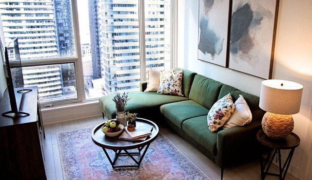 Luxury Downtown Condo, Steps to CN Tower
