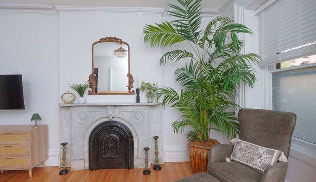 Luxury Downtown w/Backyard by Franklin Plaza