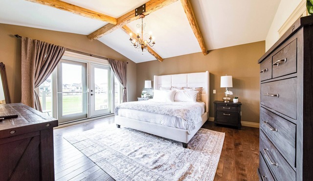 Luxury Dream Home-FireTable-KingBed-EV-BBQ-GamesRm