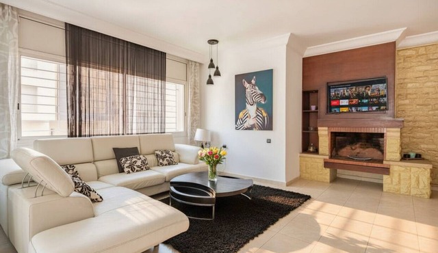 Luxury Duplex – Hay Riad – Designer