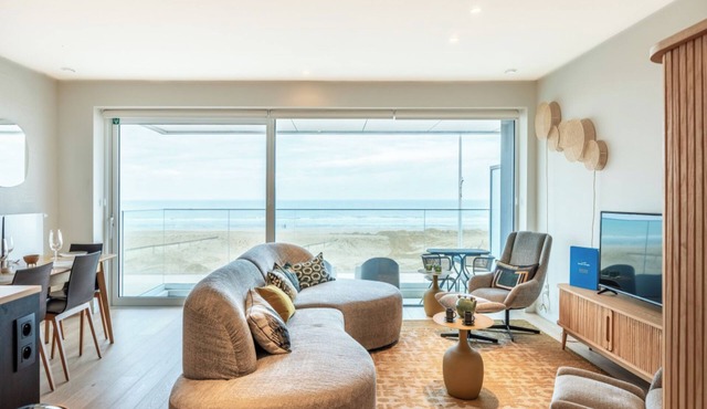 Luxury flat with stunning sea views
