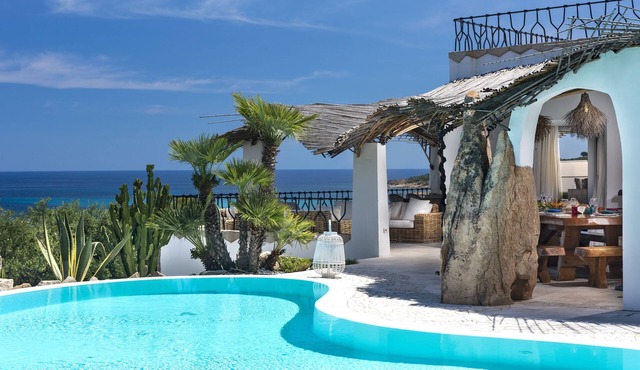 Luxury Front Beach - VILLA IRIS