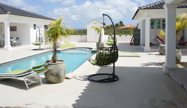 luxury fully equipped villa with wifi, a short distance from the sea