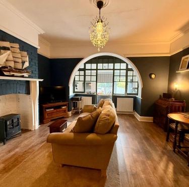 Luxury Garden Flat by the Sea, Captains Quarters