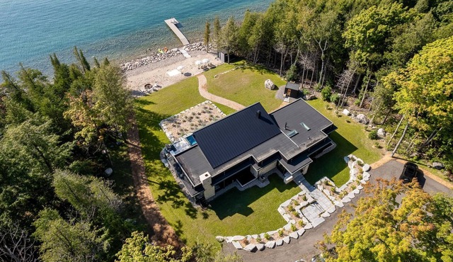 Luxury Georgian Bay Cottage – 3 Bed, 5 Bath, Tiny Township
