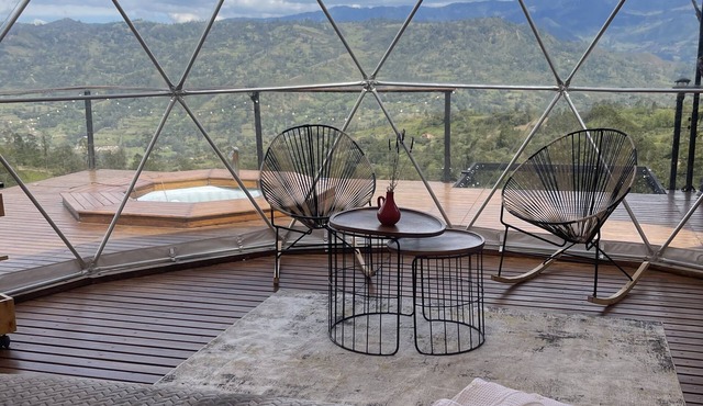Luxury Glamping Dome With Jacuzzi & Mountain View