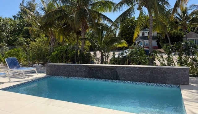 Luxury Grace Bay Villa 2/private pool/steps to reef&beach for 6